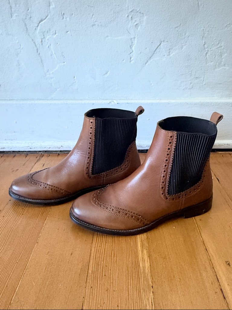 Massimo Dutti Brogue Chelsea Boots